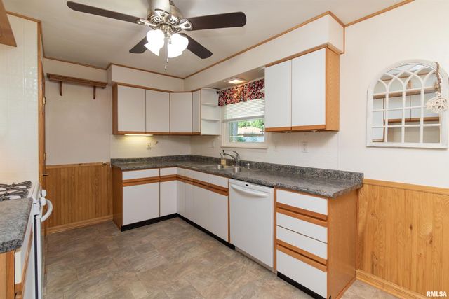 1106 HOWARD Court, Pekin, IL 61554