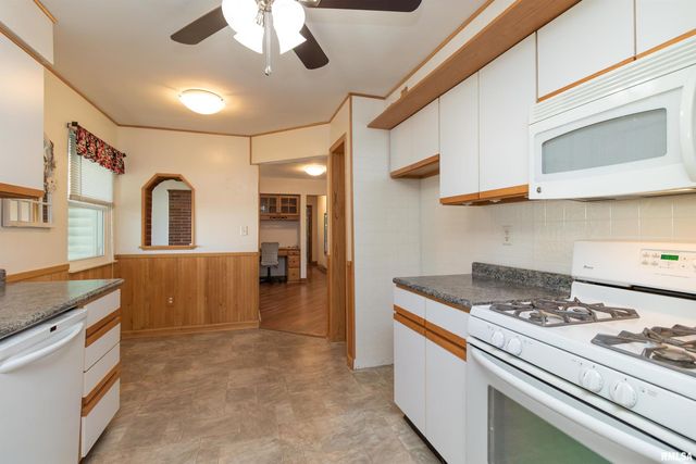 1106 HOWARD Court, Pekin, IL 61554