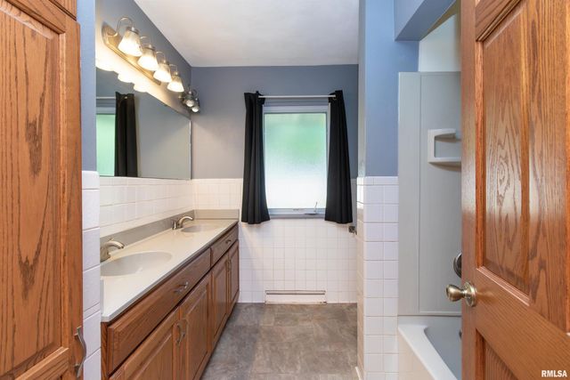 1106 HOWARD Court, Pekin, IL 61554