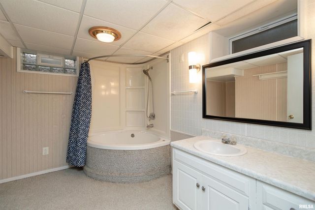 1106 HOWARD Court, Pekin, IL 61554