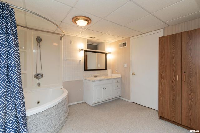 1106 HOWARD Court, Pekin, IL 61554