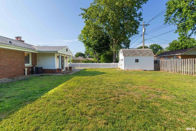 1106 HOWARD Court, Pekin, IL 61554