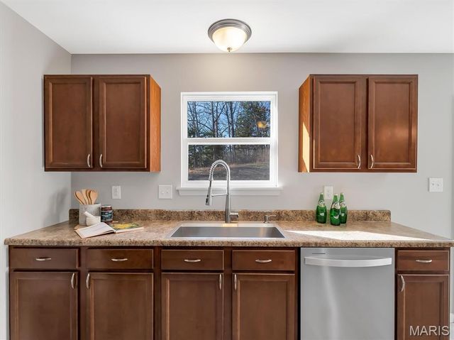 6727 Eagles View Drive, Pacific, MO 63069