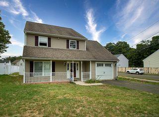 2 Victoria Court, Hamden, CT 06514