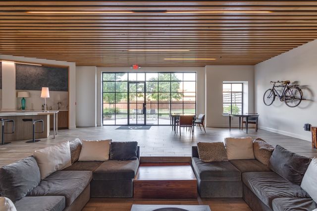 717 S Riverside Dr Apt 401, Memphis, TN 38103