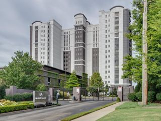 717 S Riverside Dr Apt 401, Memphis, TN 38103