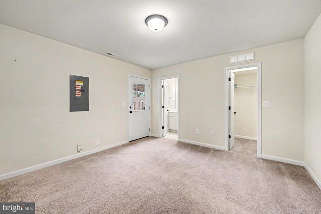 2444 DRAKE LN, Fredericksburg, VA 22408