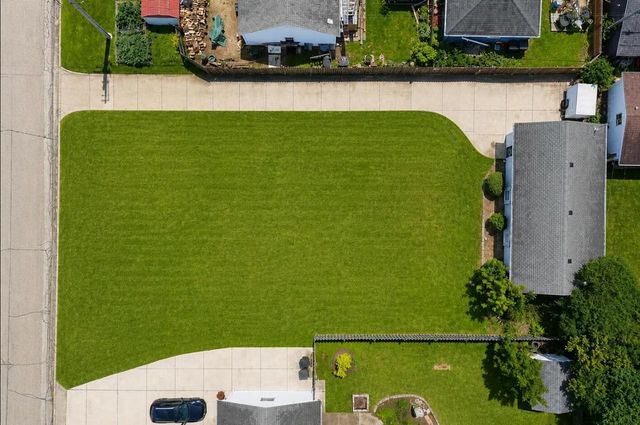 4271 S 93RD STREET, Greenfield, WI 53228