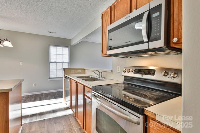 9522 Bird Watch Lane, Charlotte, NC 28214