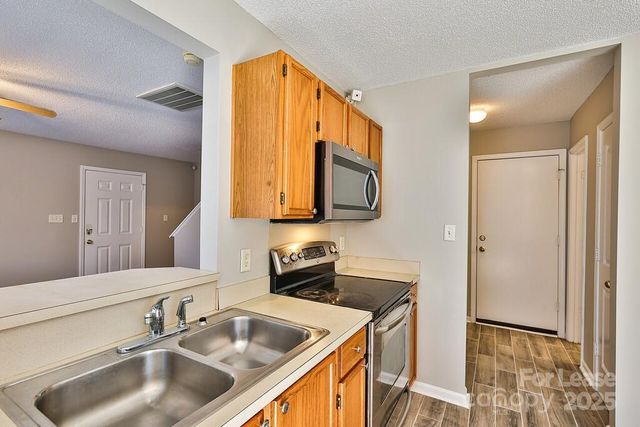 9522 Bird Watch Lane, Charlotte, NC 28214