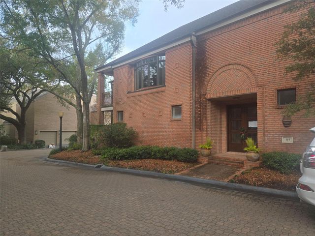 315 Sugarberry Circle, Houston, TX 77024