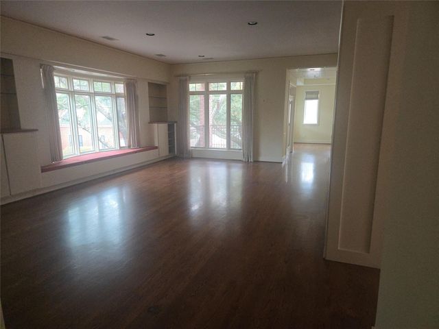 315 Sugarberry Circle, Houston, TX 77024