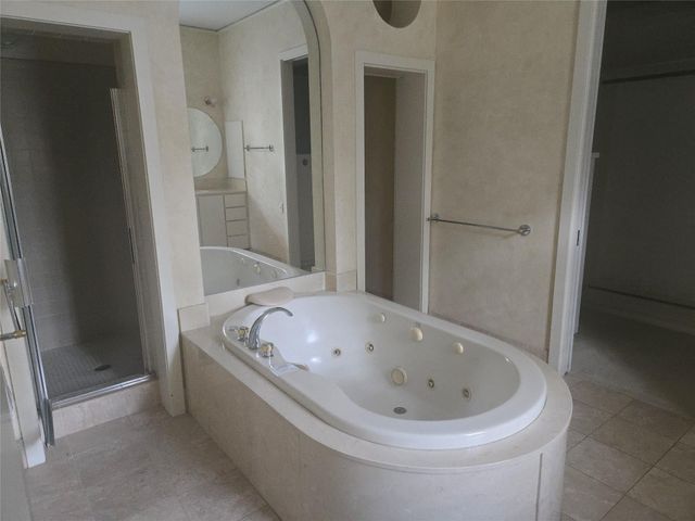 315 Sugarberry Circle, Houston, TX 77024