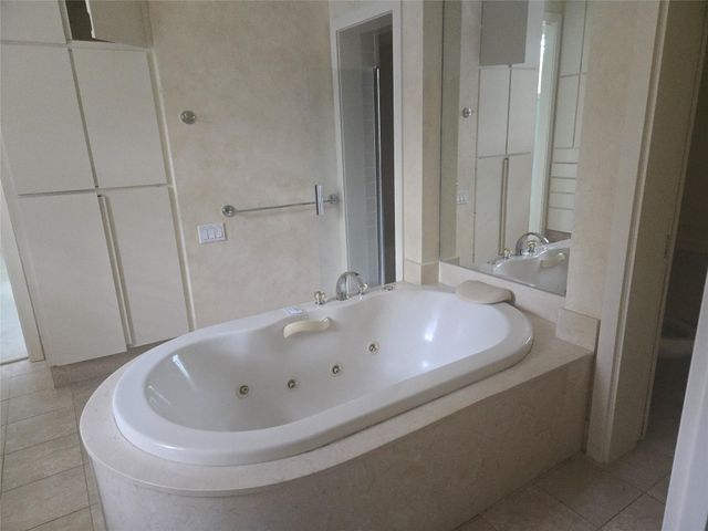 315 Sugarberry Circle, Houston, TX 77024