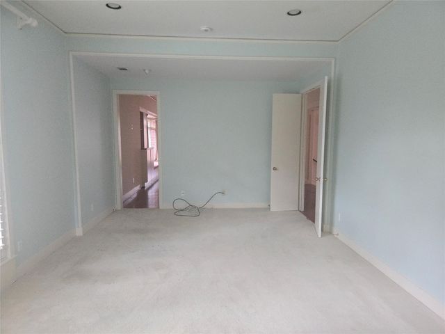 315 Sugarberry Circle, Houston, TX 77024