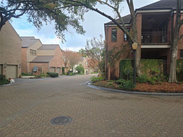 315 Sugarberry Circle, Houston, TX 77024