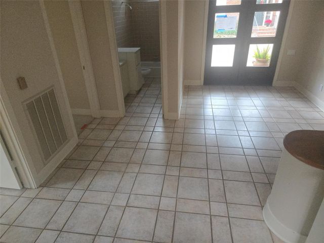 315 Sugarberry Circle, Houston, TX 77024