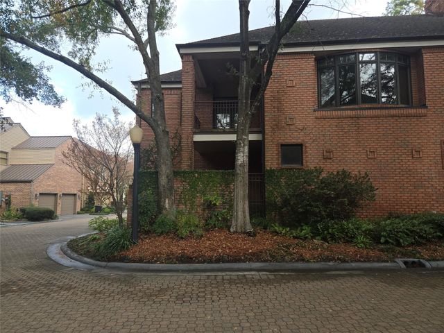 315 Sugarberry Circle, Houston, TX 77024