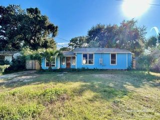 215 Hermey Ave, Pensacola, FL 32507