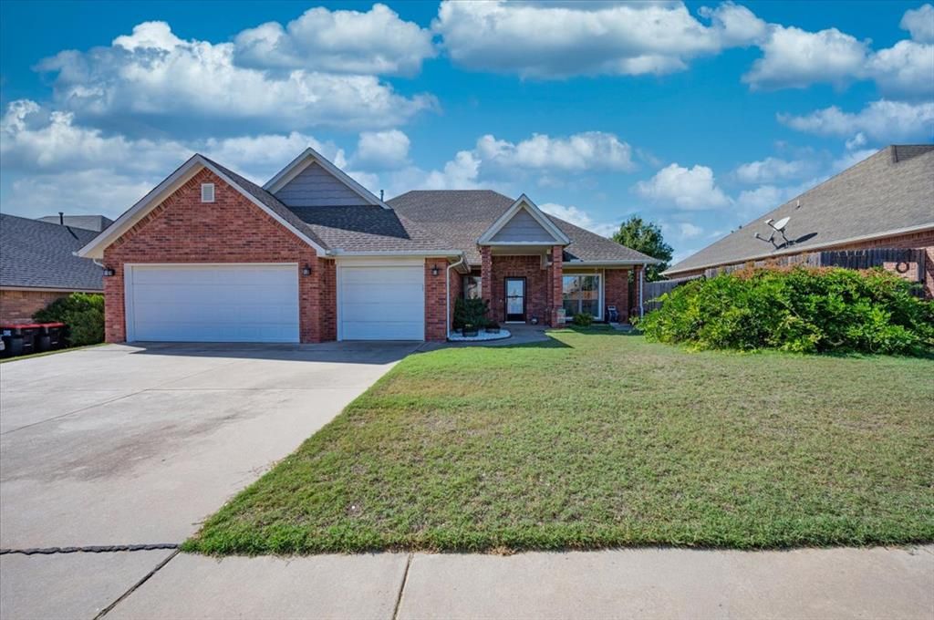 3833 DOVE Avenue, Harrah, OK 73045