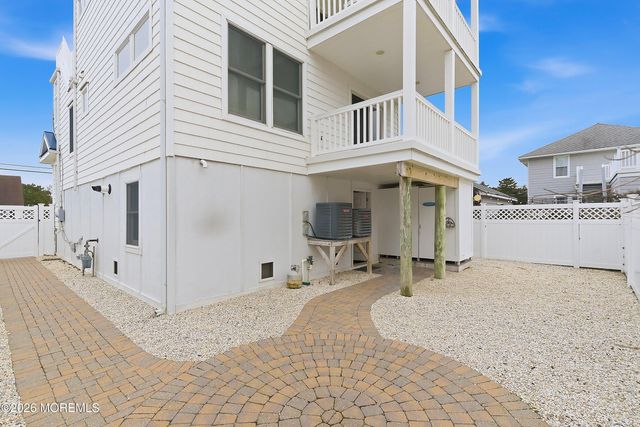 514 N Atlantic Avenue, Beach Haven, NJ 08008