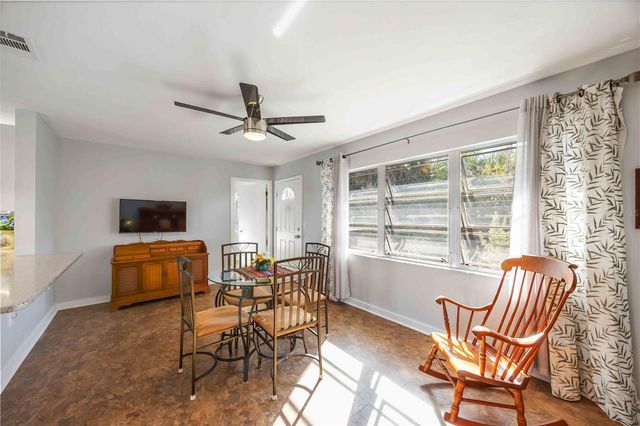 436 CIRCLEWOOD DRIVE J5, Venice, FL 34293