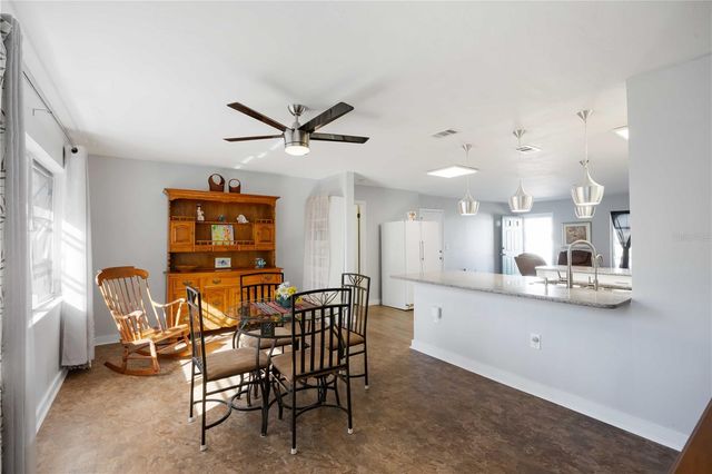 436 CIRCLEWOOD DRIVE J5, Venice, FL 34293