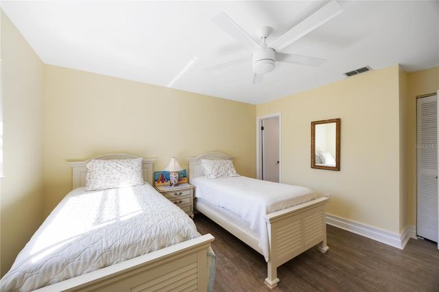 436 CIRCLEWOOD DRIVE J5, Venice, FL 34293