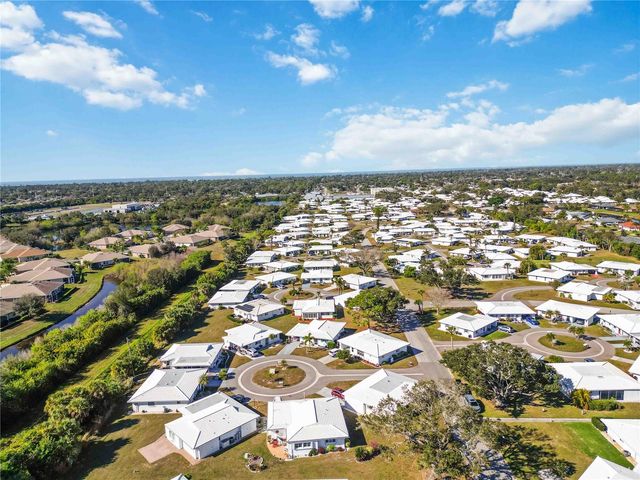 436 CIRCLEWOOD DRIVE J5, Venice, FL 34293