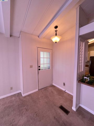 27936 Pueblo Calle, Hayward, CA 94545