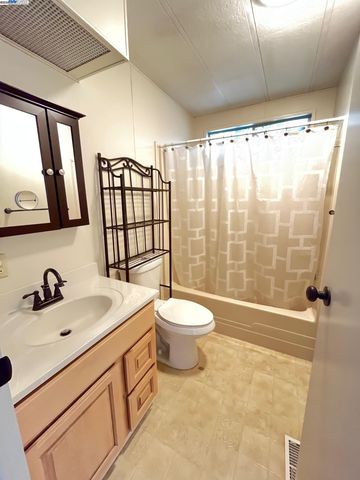 27936 Pueblo Calle, Hayward, CA 94545