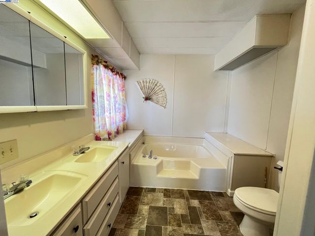 27936 Pueblo Calle, Hayward, CA 94545