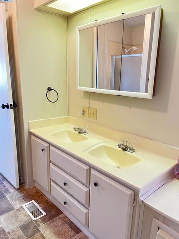 27936 Pueblo Calle, Hayward, CA 94545
