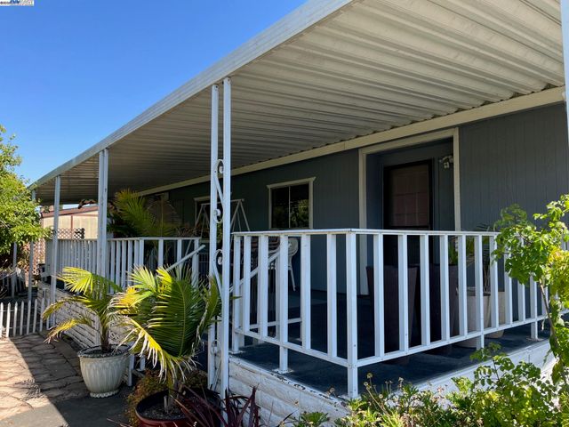27936 Pueblo Calle, Hayward, CA 94545