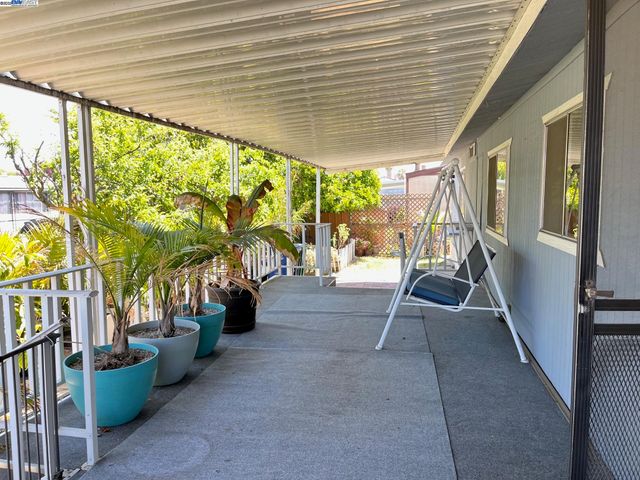 27936 Pueblo Calle, Hayward, CA 94545