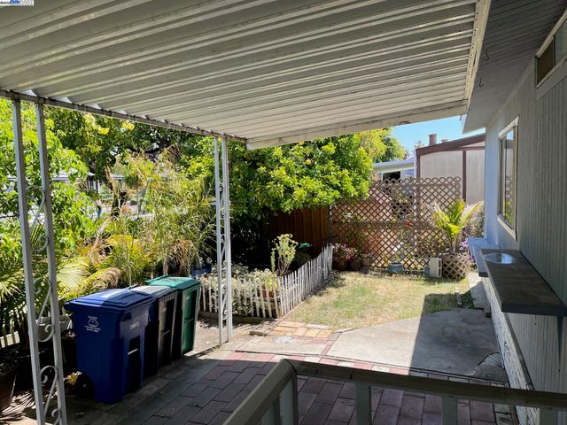 27936 Pueblo Calle, Hayward, CA 94545