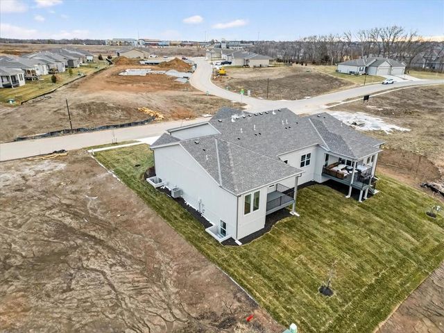 9468 Shady Bend Road, Lenexa, KS 66227