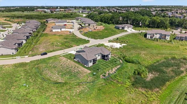 9468 Shady Bend Road, Lenexa, KS 66227