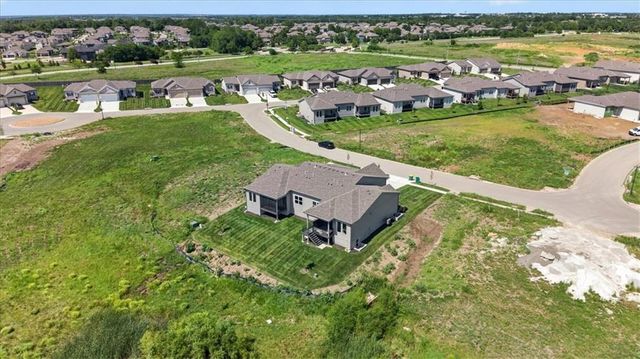 9468 Shady Bend Road, Lenexa, KS 66227