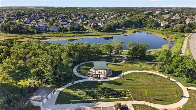9468 Shady Bend Road, Lenexa, KS 66227