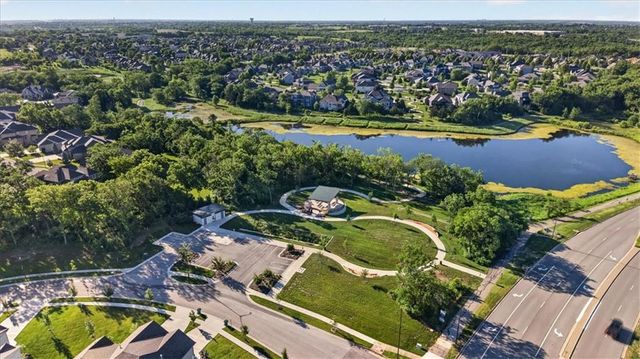 9468 Shady Bend Road, Lenexa, KS 66227