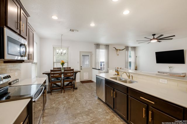 2097 Castleberry Ridge, New Braunfels, TX 78130