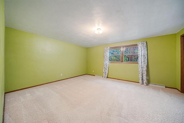 2824 SULLIVAN AVENUE, Kaukauna, WI 54911