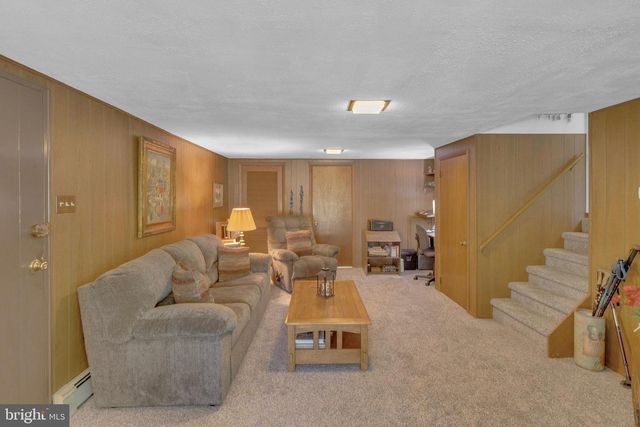 622 KNOLL DR, Lansdale, PA 19446