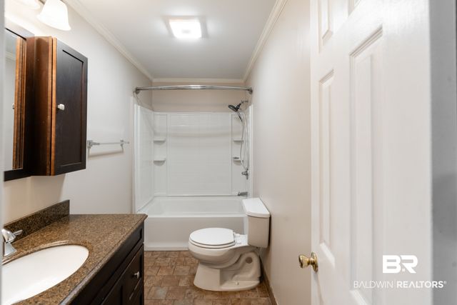 202 Forest St, Chickasaw, AL 36611