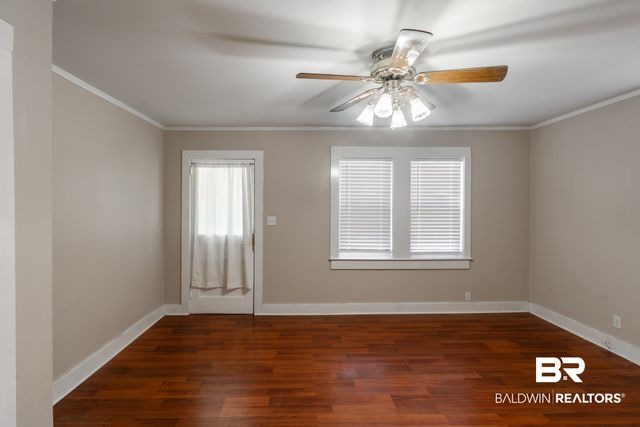 202 Forest St, Chickasaw, AL 36611