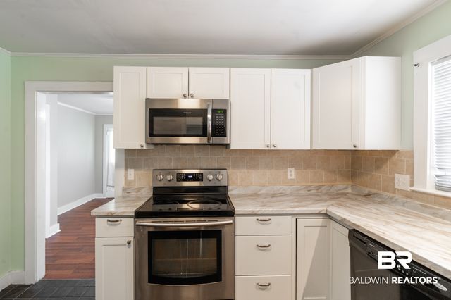 202 Forest St, Chickasaw, AL 36611