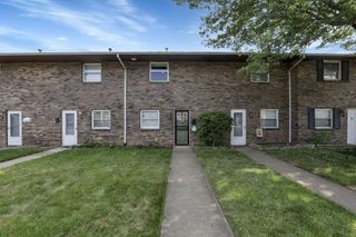 1226 Woodbrook Circle W, Unit D, Columbus, OH 43223