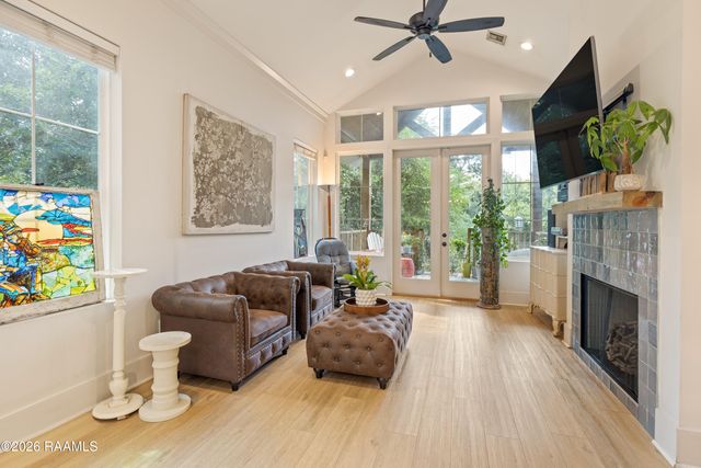 325 A Bacque Crescent Drive, Lafayette, LA 70503