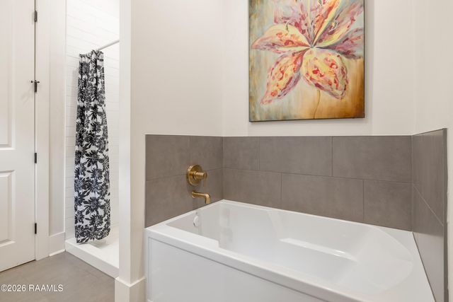 325 A Bacque Crescent Drive, Lafayette, LA 70503